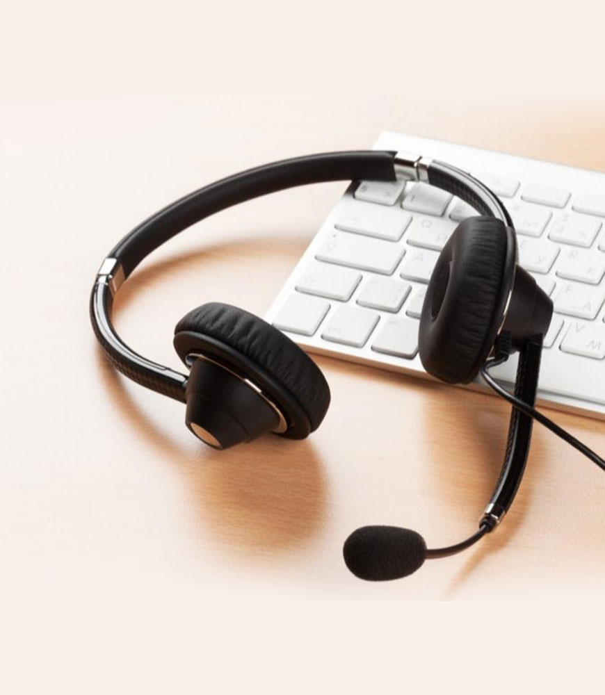 https://omnicommagency.com/wp-content/uploads/2024/09/contact-center-services.jpg